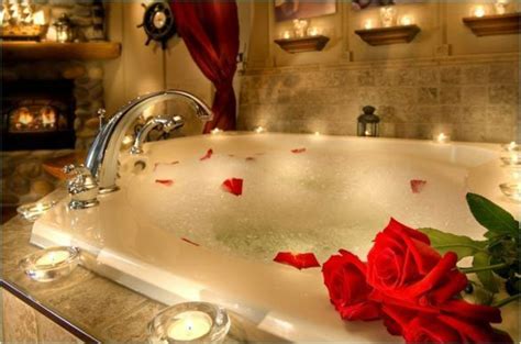 amoureux bain moussant romantique|Bain romantique pour une soirée en amoureux